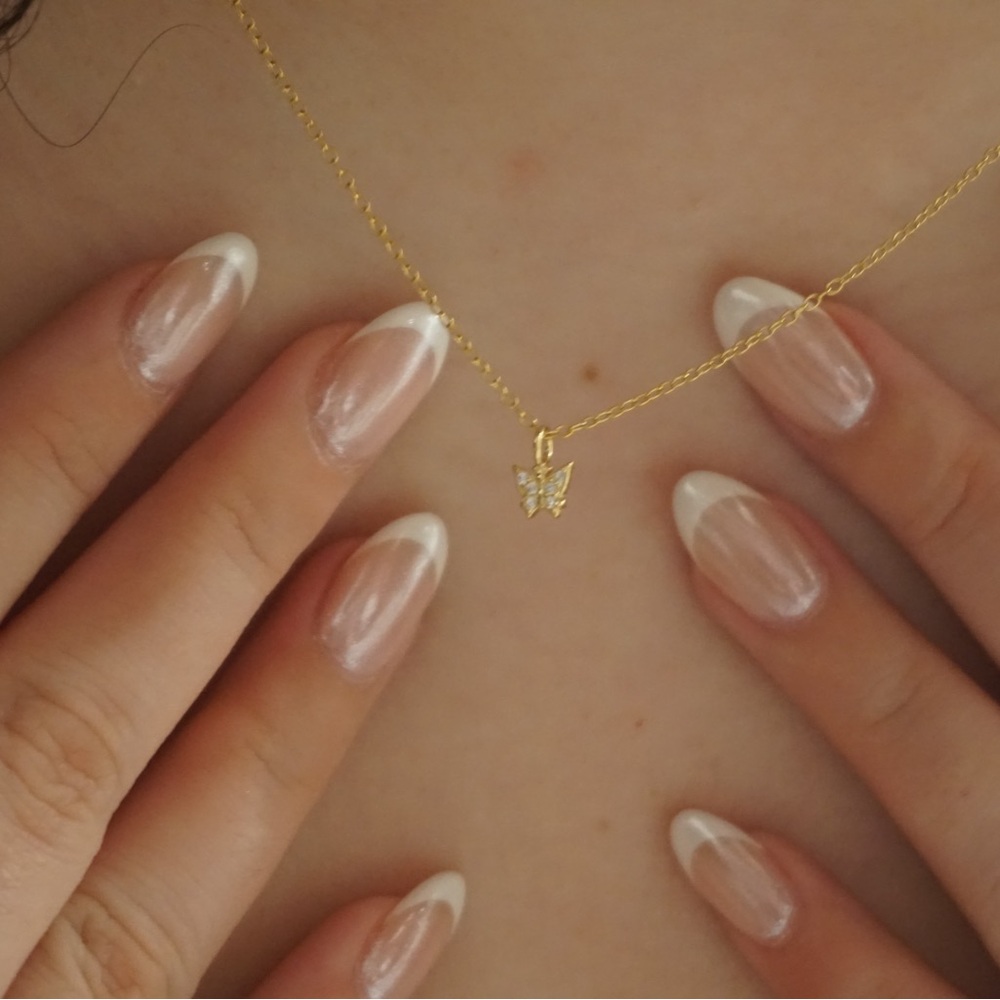 Dainty Gold Butterfly Pendant Necklace